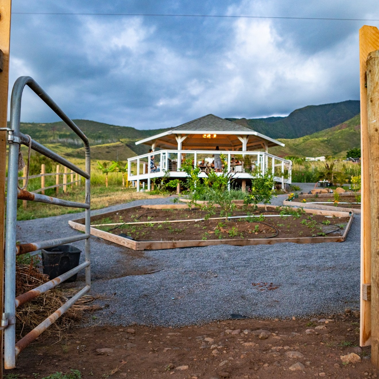 a view of an open air building