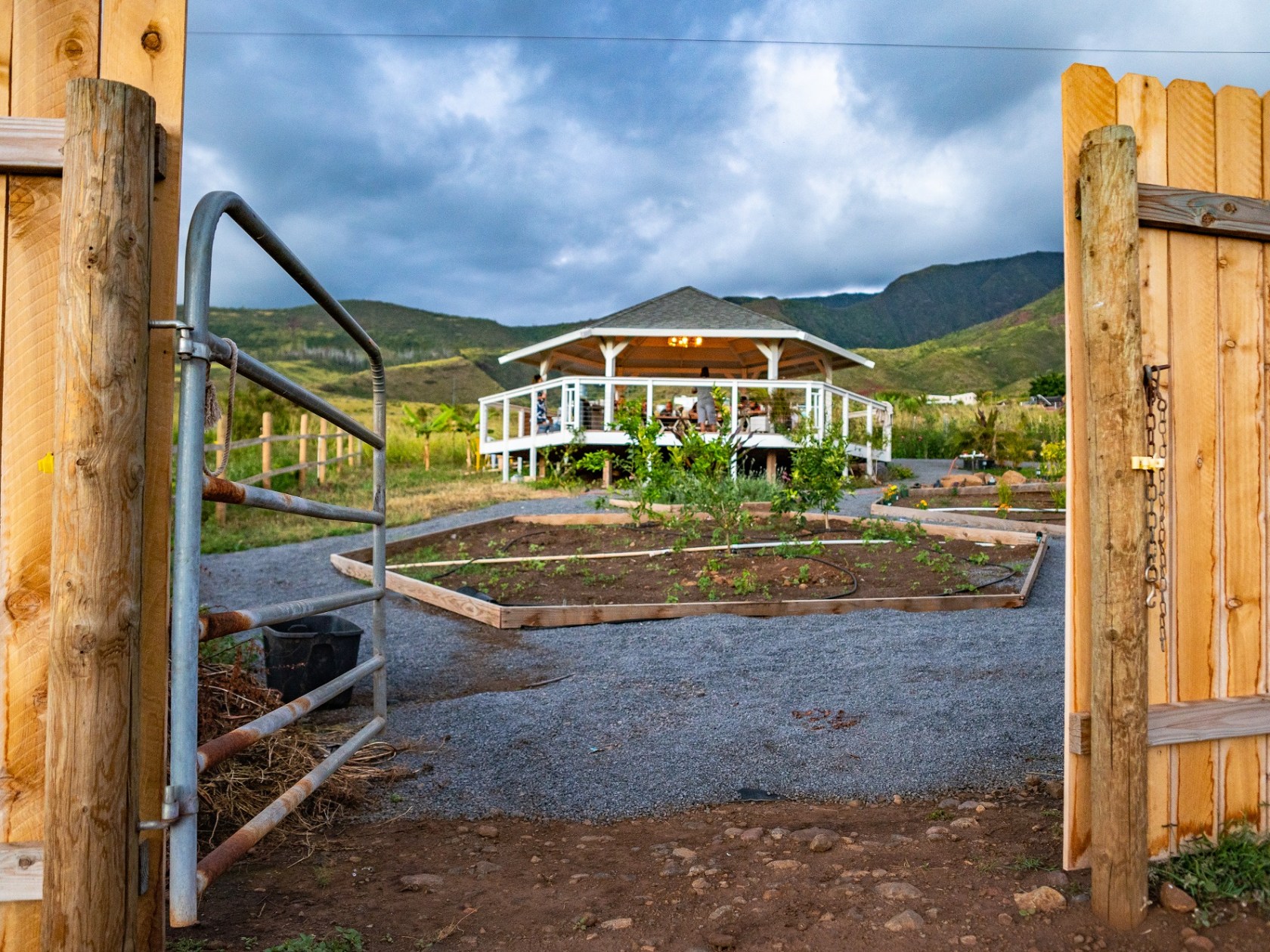 a view of an open air building